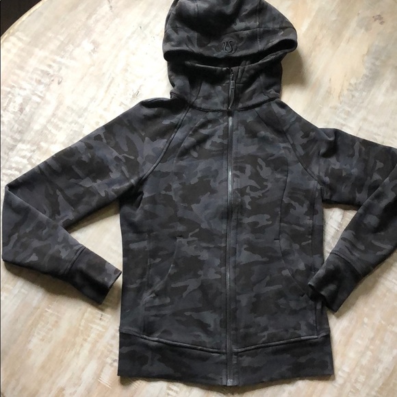 lululemon athletica Tops - Lululemon scuba hoodie incognito camo Sz 6